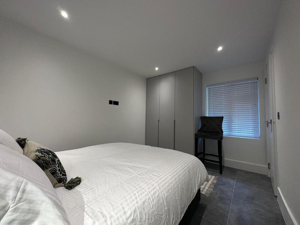 Two Bedroom House In Kilburn Лондон Екстериор снимка